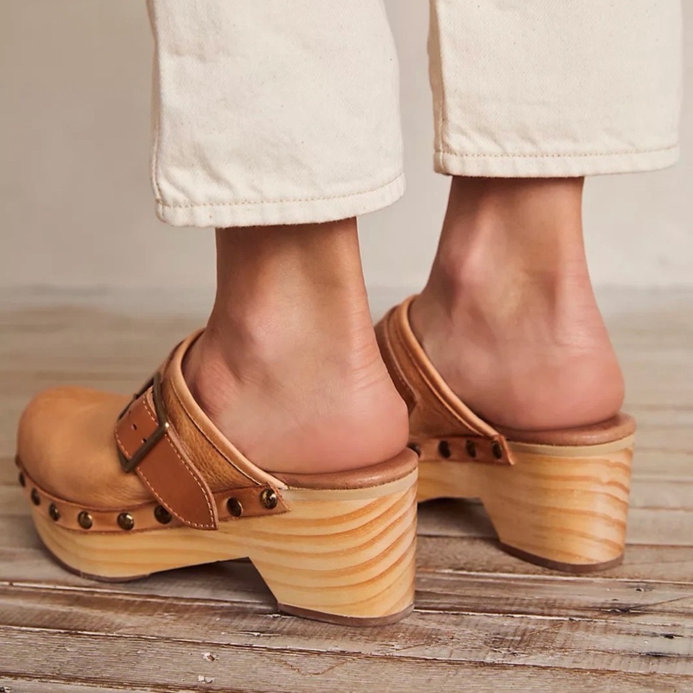 Free People Culver City Clog Mule Leather Studded Wooden Platform Light Academia - Picture 7 of 14